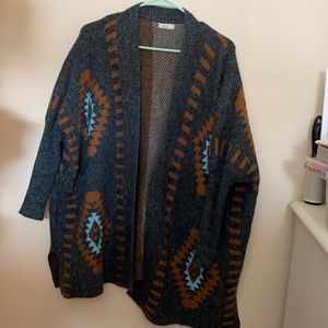 ☀️ 3/$15 sale Aztec print cardigan